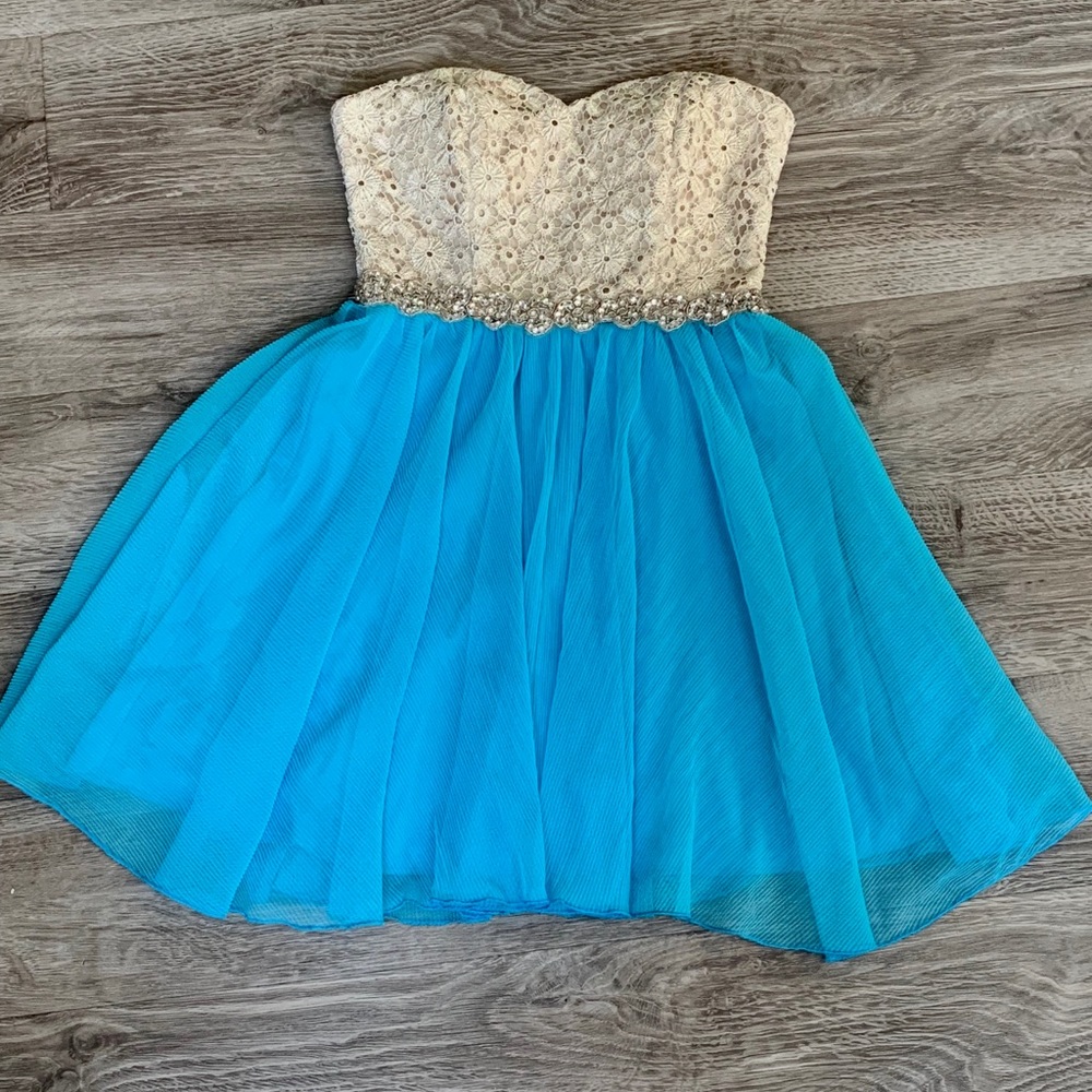 🆕 City Studio Princess Prom Dress